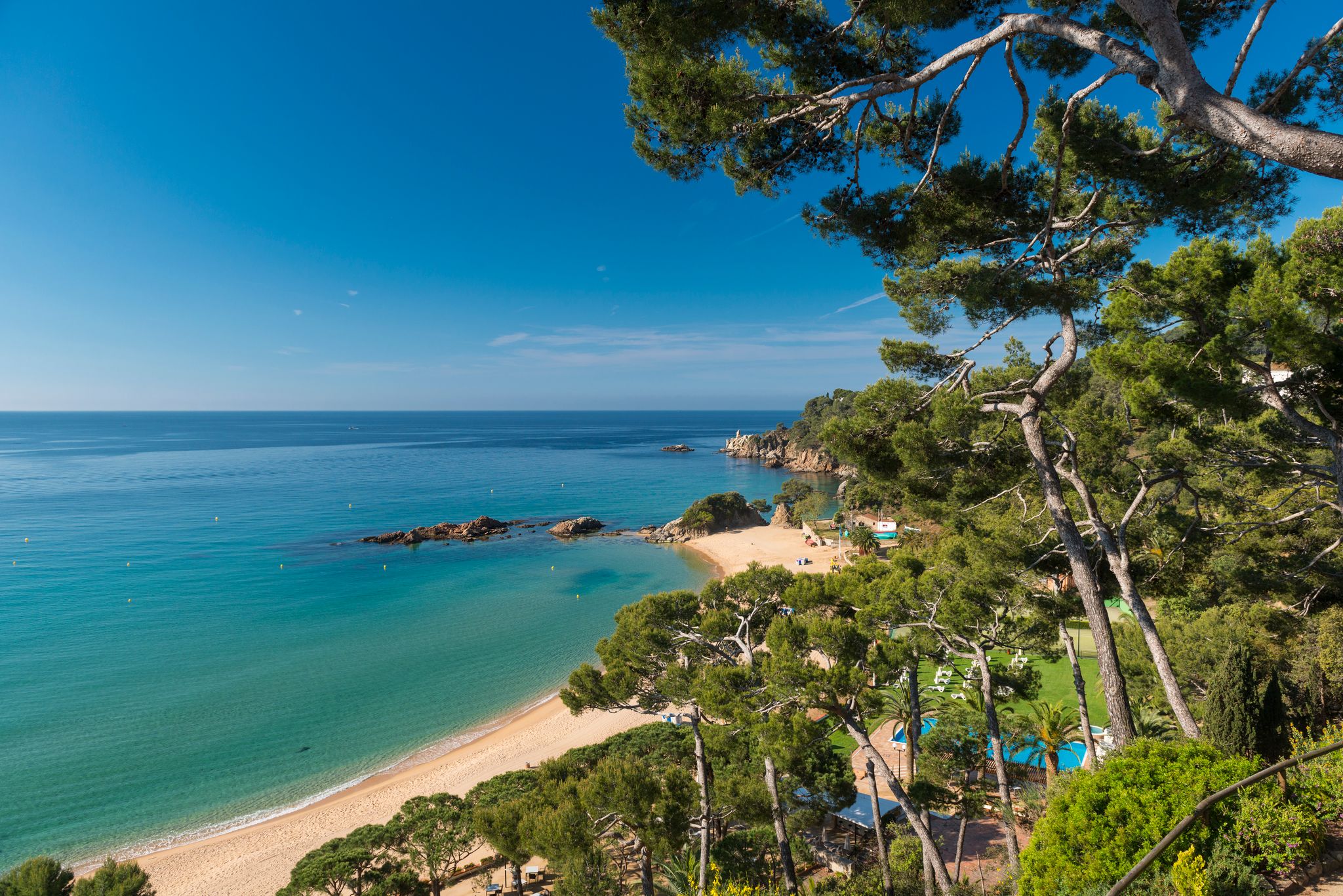 Discover the magic of winter in The Costa Brava: unforgettable things to do at the Santa Cristina beach